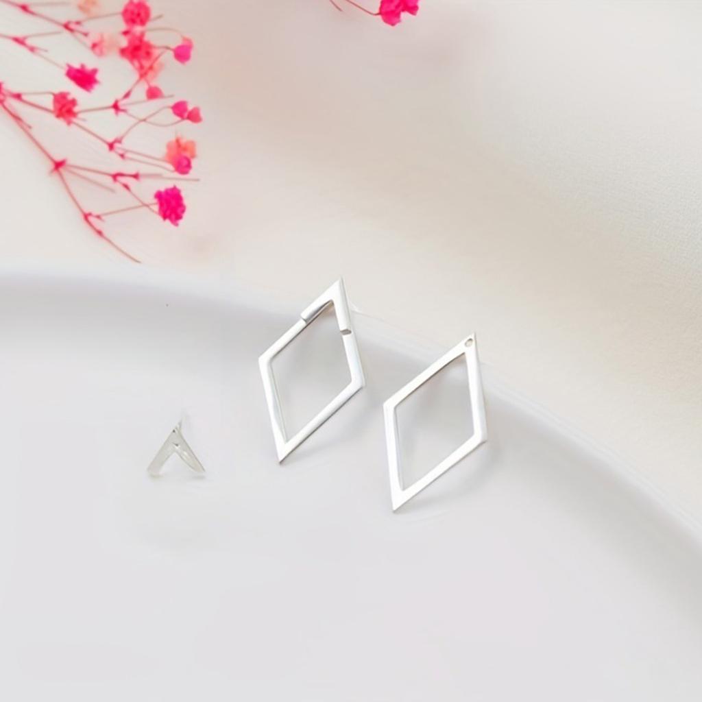 Minimalist Diamond Stud Earrings High Quality Copper Diamond Earrings with Double Layer Design for Gatherings