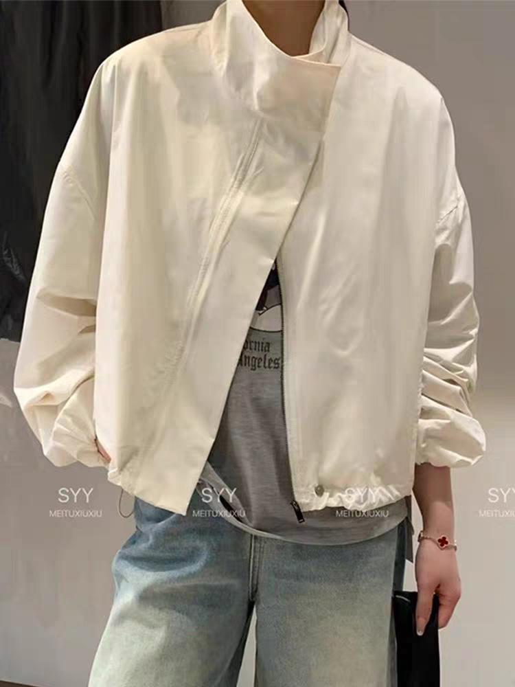 

Европейская весна 2025 Женская маленького роста Свободного кроя Куртка-ветровка на кулиске со стойкой для защиты от солнца Large белый