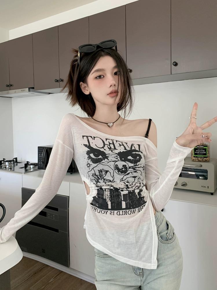 Chic Hollow Off-Shoulder Long-Sleeve Sun Protection Top for Women - Slim Fit, Flattering Early Autumn Style