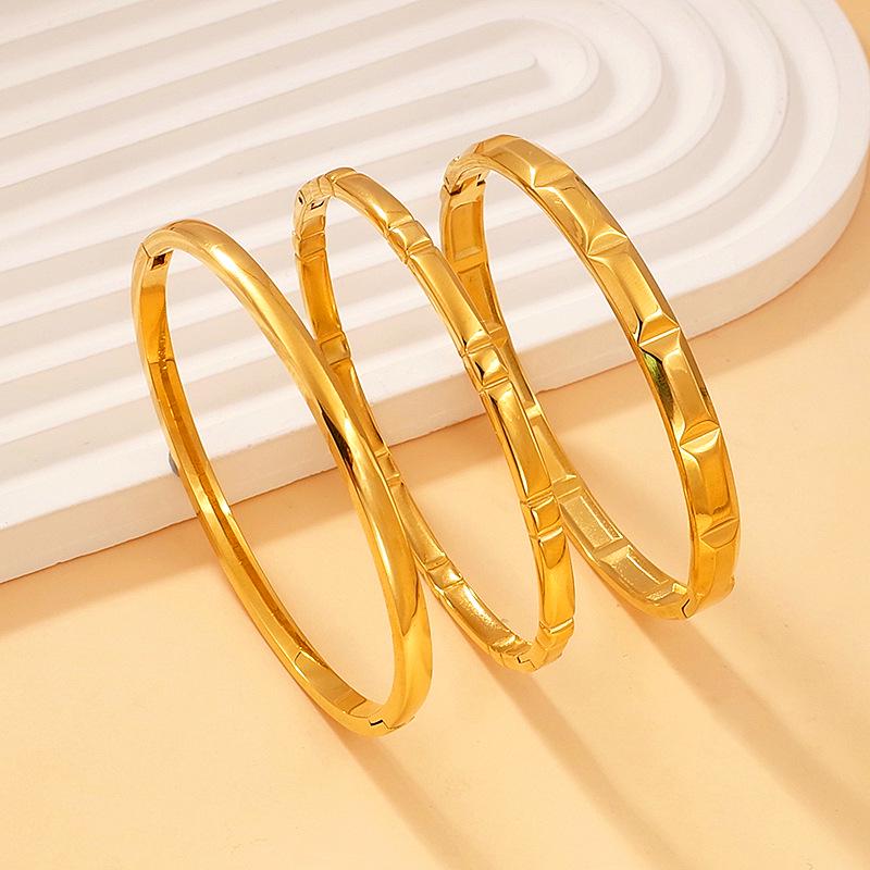 Stainless Steel Colorfast Luxury Bracelet with Unique Design