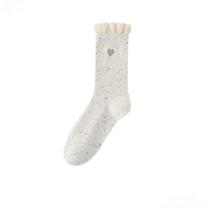 

Female Autumn and Winter Love Embroidered Lace Breathable Sweat Absorbent Tube Pile Pile Cotton Socks 1 pair