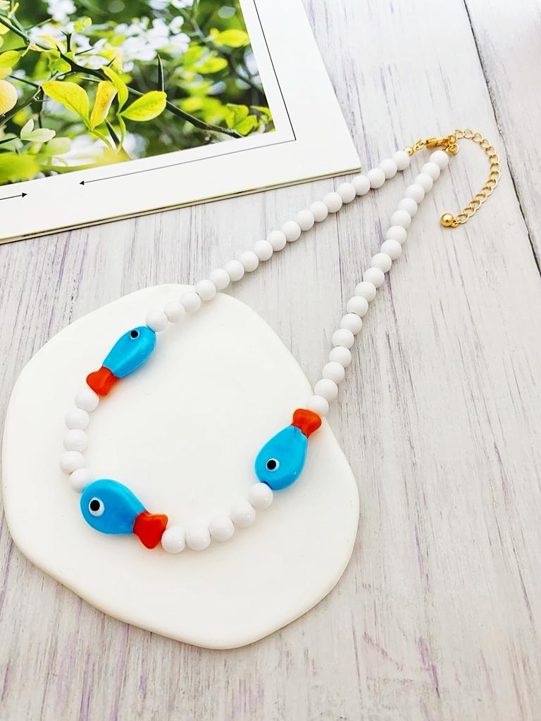 Ocean style small fish bead necklace suitable for women's daily wear