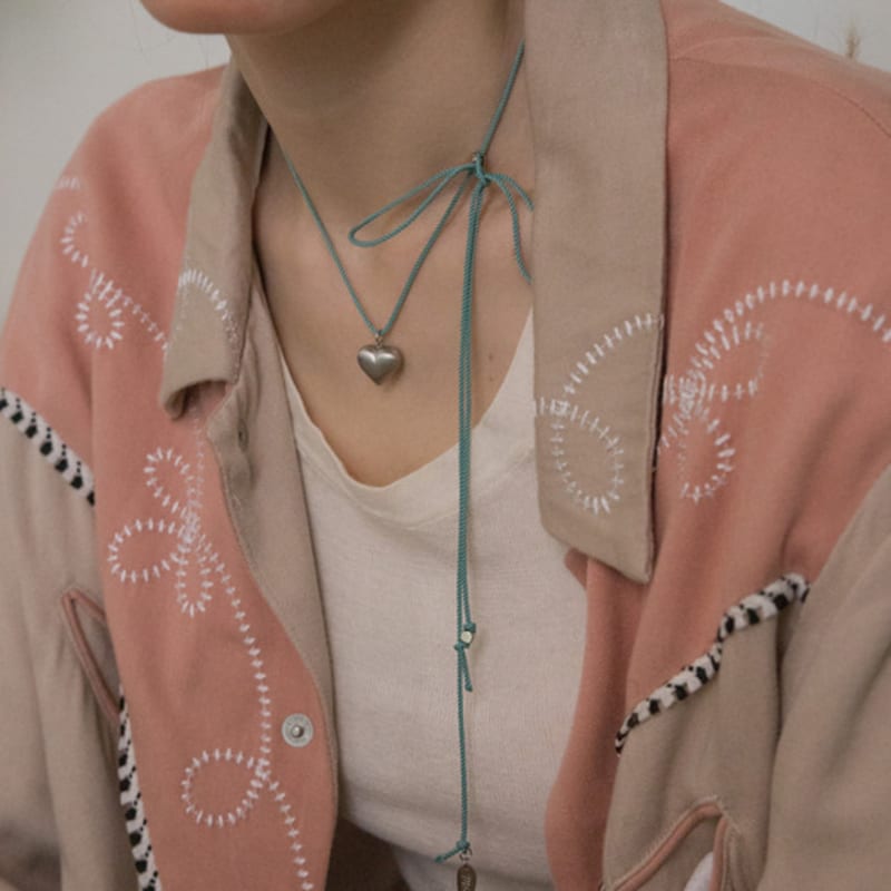 MERRYMOTIVE Surgical Pendant with Color String Necklace