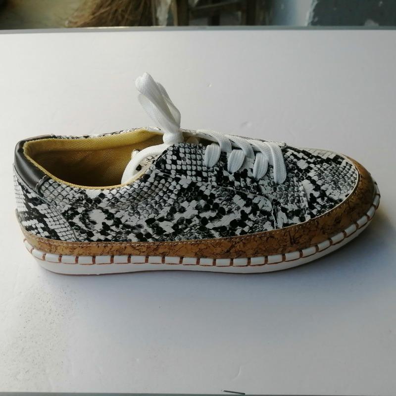 Large Size Lace-up Flat-soled Single Shoes Women's Spring and Summer New Large Size Snake Pattern Platform Casual Shoes