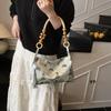 Fashion Chinese Retro Style Embroidered National Style Shoulder Bags Tassel Decoration New Women'S Handbags