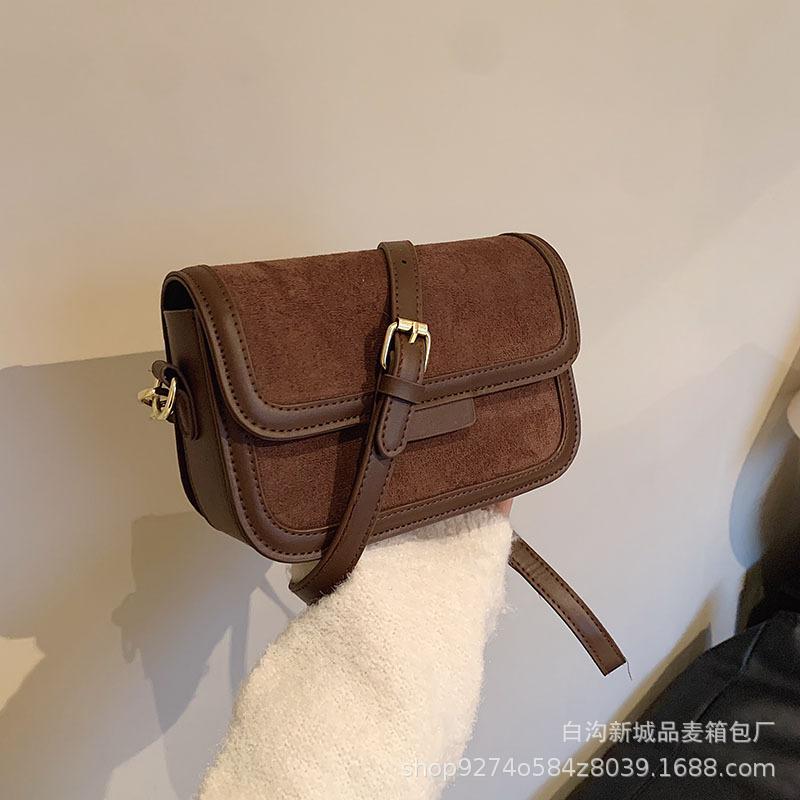 This year's popular niche design fashionable small bag women's 2025 new trendy retro suede messenger small square bag