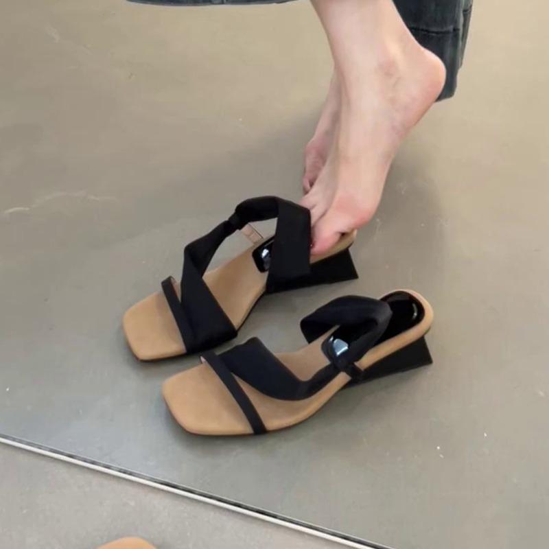 

Fashion French Wedge Temperament Square Toe Women s Sandals 2025 Summer New One-strap Two-wear Slippers Open-toe High-heeled Sandals 40 чорний