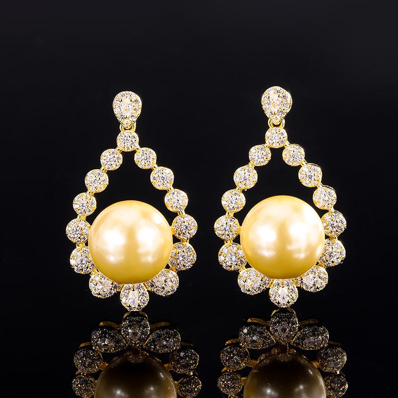 Jewelry Copper Bottom Gold-Plated Fritillary Pearl Geometric Diamond-Set Temperament Women'S Stud Earrings 14Mm