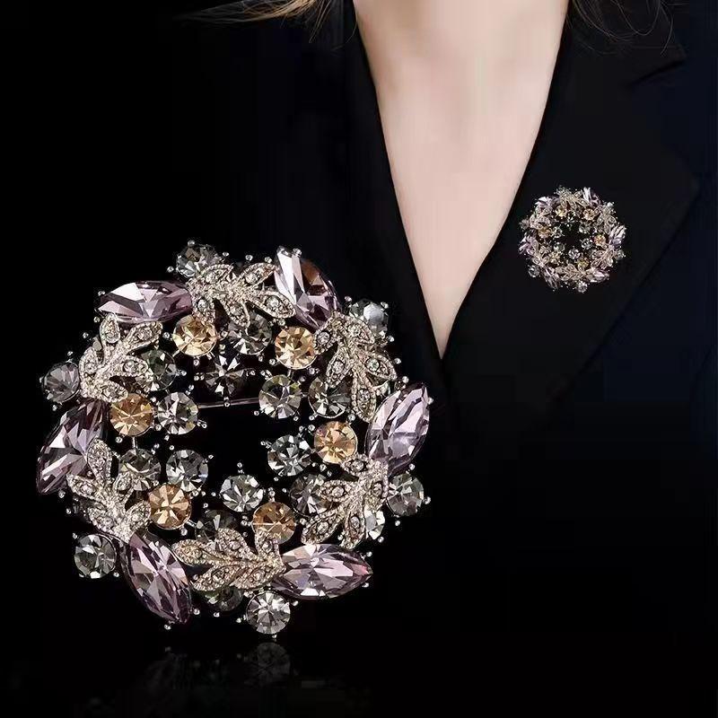 Crystal Brooch Pin for Women - Bauhinia Flower Elegant Vintage Fashion Accessory for Cardigan Coat