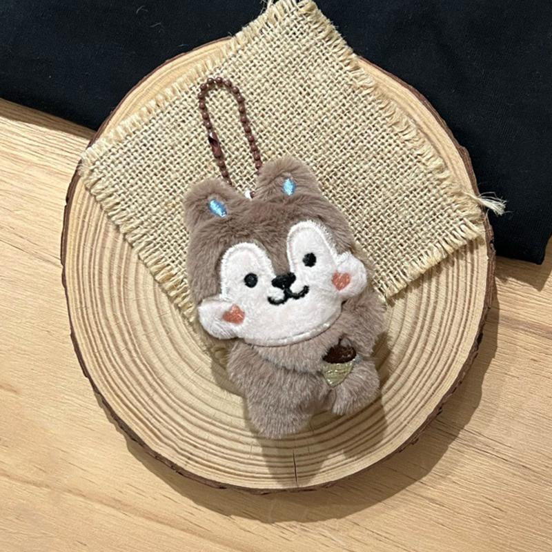 

Милая плюшевая игрушка Белка с орехом, мультяшная мягкая кукла, брелок, милый кулон для сумки, держатель для ключей для рюкзака, украшения