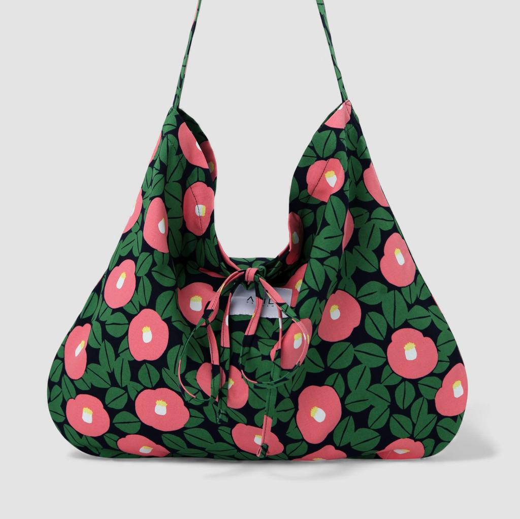 Atil Studio All Season Oxford Graphic Shoulder Bag _ [Coral Camellia]
