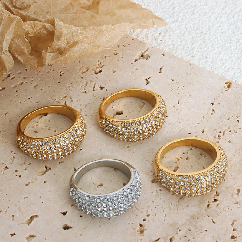 Luxury Gold-Plated Titanium Steel Ring with Full Rhinestone Star Design