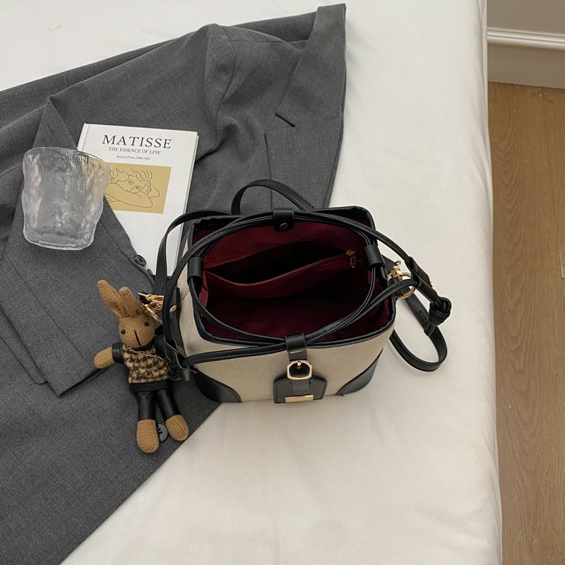 Splice Bump Color Design Hasp Bucket Bag Fashion Casual Slant Shoulder Bag  with Little Rabbit Pendant
