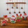 Bezaubernder hölzerner Weihnachts-Countdown-Kalender Dekoratives Stück mit Schneemann-Design