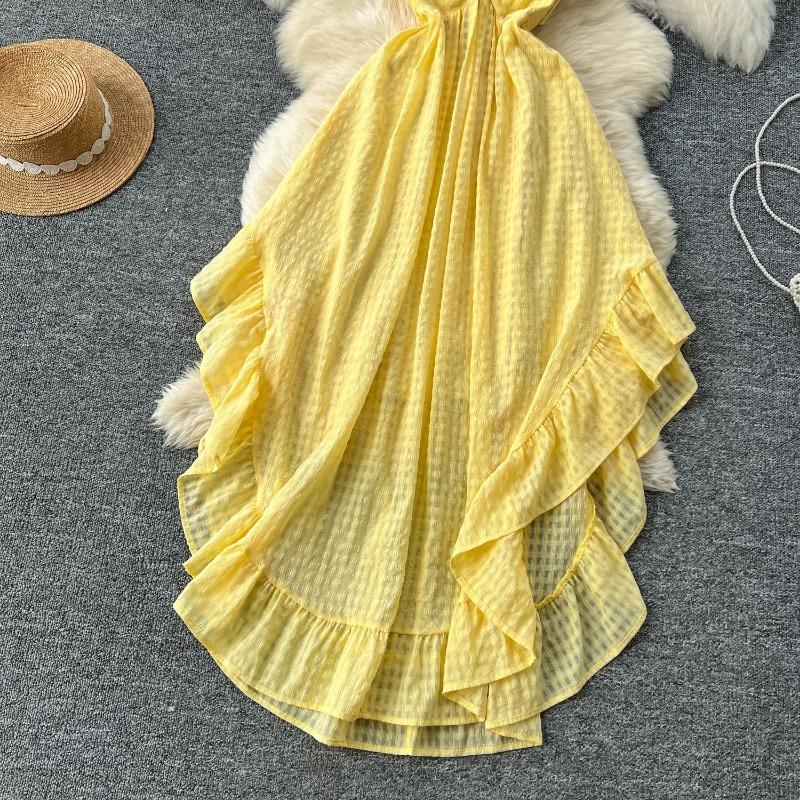 Frühlings- und Sommeratmosphäre Damen V-Ausschnitt Gedrehtes Neckholderkleid mit Unregelmäßigen Rüschen