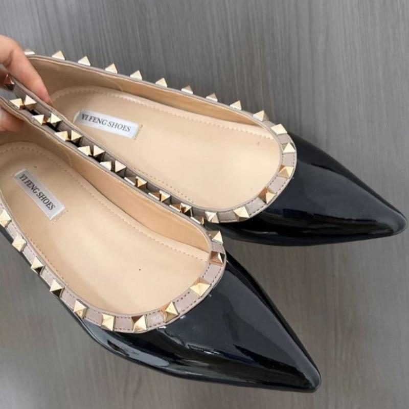 Fashion 2025 Pointed Toe Women Flat Shoes Spring Autumn Rivets Classic Ladie Flats Black All Match Soft Boat Shoes Ladies Shoes