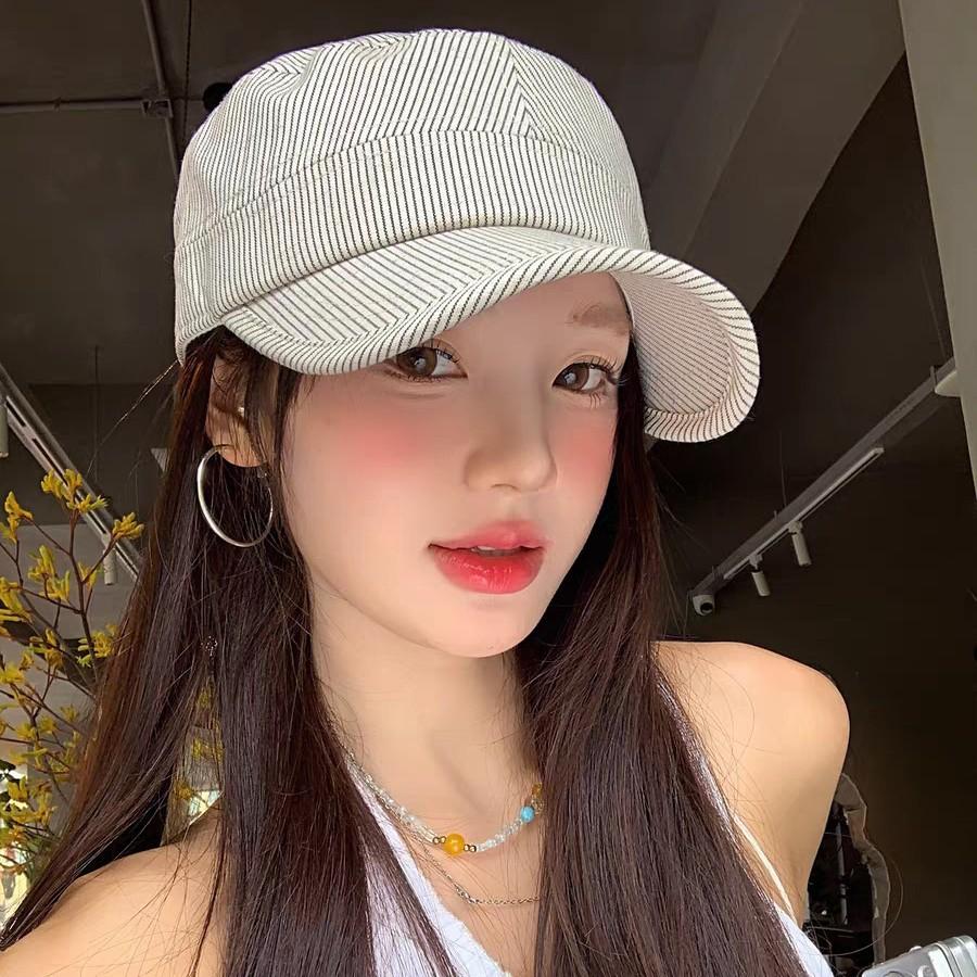 High-quality striped flat-top equestrian hat, women's summer thin beret, duckbill cap
