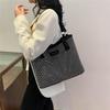Haken Pu Damen Schultertaschen Strass-Design Nähgarn Taschen für Frauen Neue Mode Unterarm Shopper Tragetaschen KTY