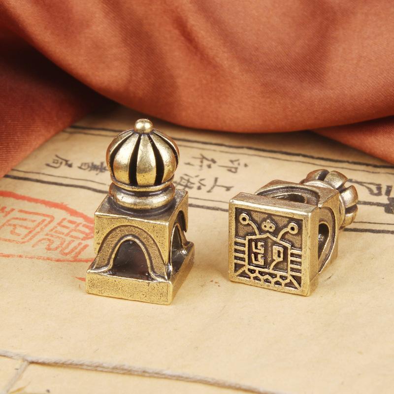 Vintage Brass Tibetan Style Small Seal Nepal Tibetan Carved Lion Seal He Zhi Bronze Seal Cultural Artifact Copperware Wholesale