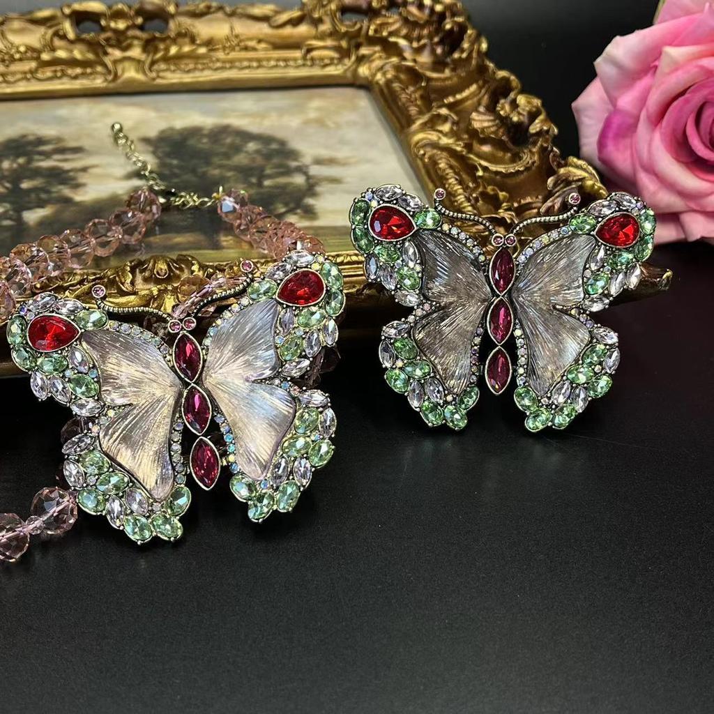 Vintage Colorful Butterfly Necklace Light Luxury Sweet Fairy Like Floating Cute Meeting Standard Of Versatile Brooch