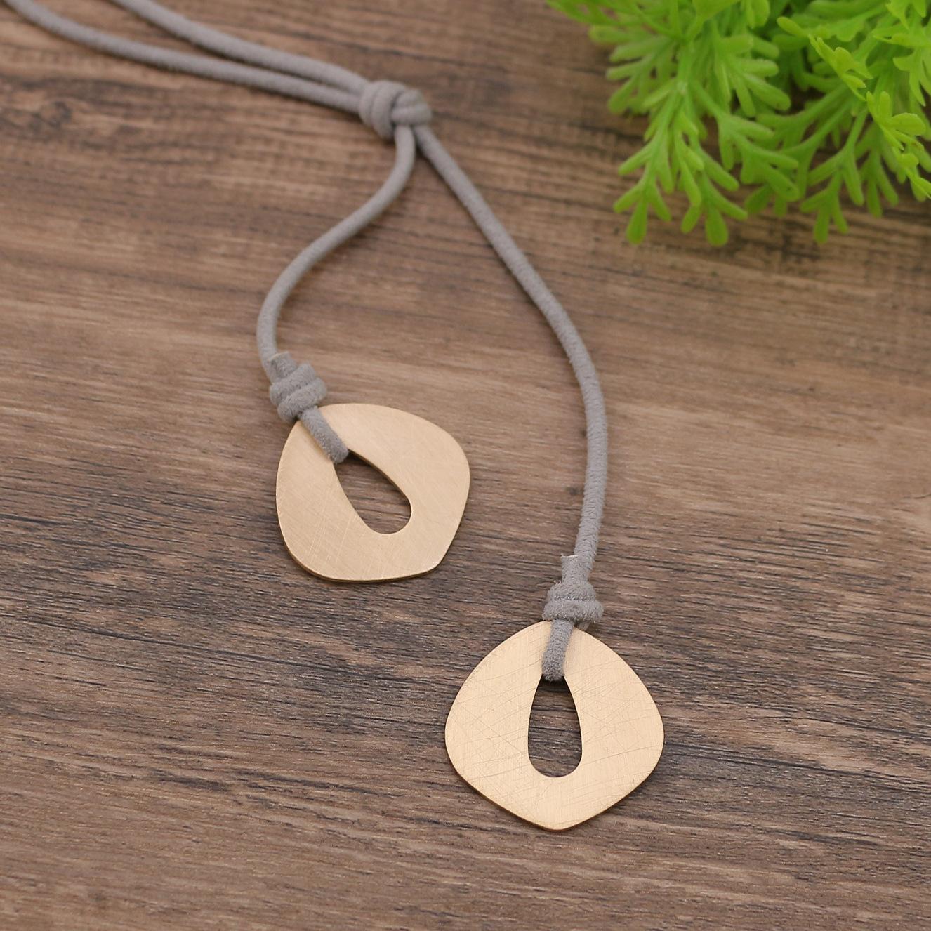 

Новый геометрический матовый кожаный галстук-веревка ручной работы, длинная подвеска, женская простая геометрическая маленькая подвеска