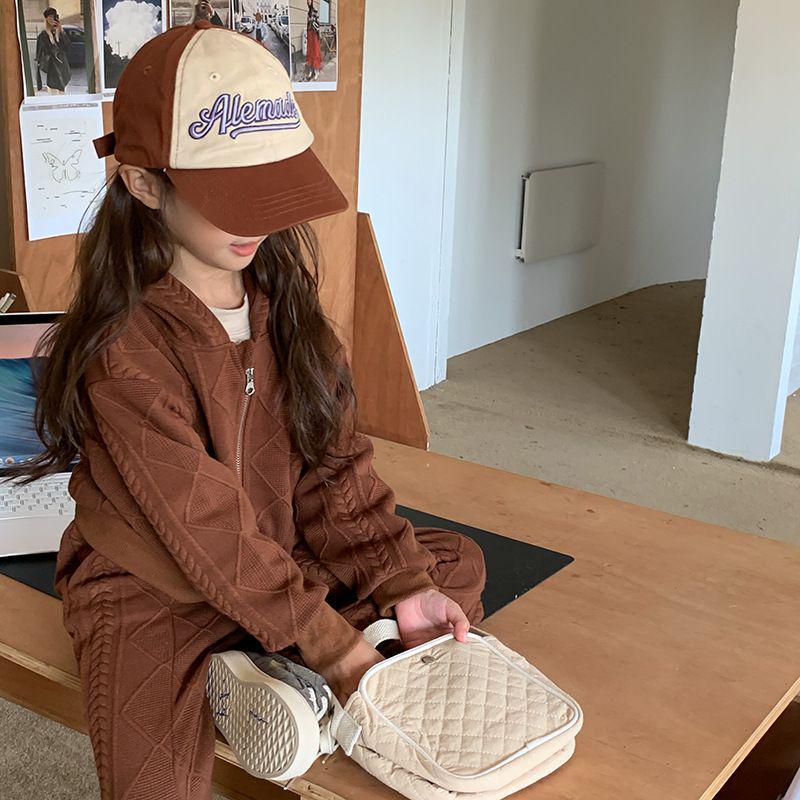 Korean Autumn Outfit Set: Girls' 2025 Hooded Jacket & Flare Pants – Trendy Two-Piece for Medium To Older Children.