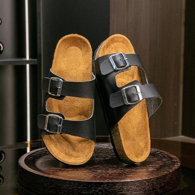 Fashion Plus Size Flat Slippers 2025 Summer Women Flat Casual Shoes Outdoor Square Toe Shoes Fashion Slip on Mules Beach Ladies Slippers