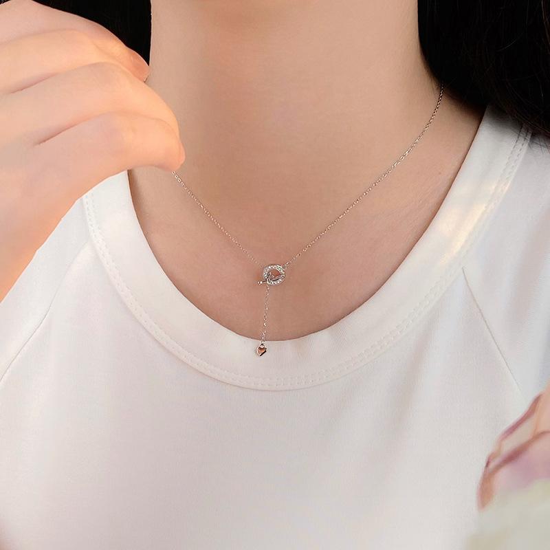 Personalized Circle Heart Necklace Women's Fashion Versatile Advanced Design Sense Collar Chain