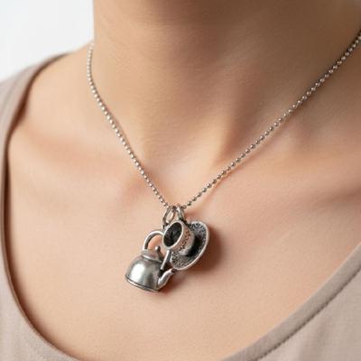 Collana Ciondolo Teiera in Lega con Catena Regolabile di Perline Gioielli per Look Eleganti Vintage