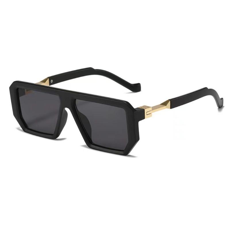New Retro Square Sunglasses Women Fashion High Quality Black Eyewear Shades UV400 Men Trending Punk Clear Gradient Sun Glasses