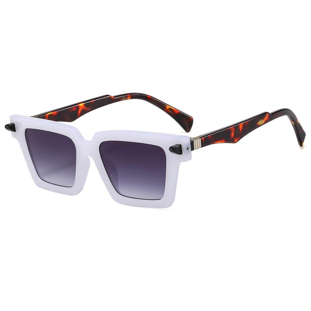 Artsy retro UV400 sunglasses square makeup small face street swearing for ladies personality design