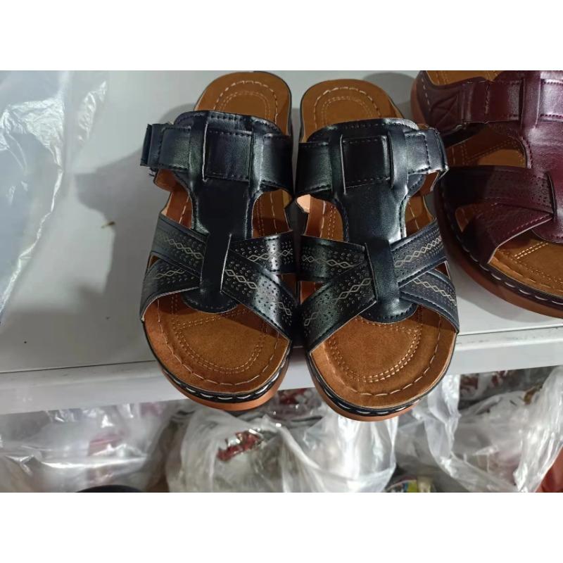 

2025 Летние женские повседневные сандалии больших размеров нового дизайна с полым сетчатым верхом, толстой подошвой и скошенным каблуком, климатоустойчивая верхняя одежда 37 чёрный