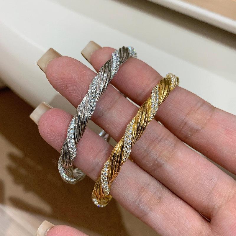 

Креативний дизайн Срібло 925 Плетений спіральний браслет Розкішні інкрустовані діамантами браслети для жінок Вишукані ювелірні вироби в модному стилі срібний