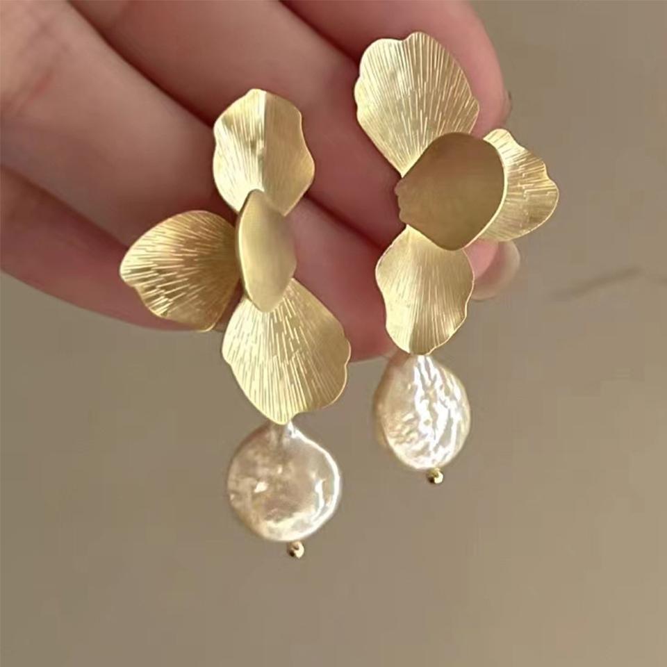 ZAKOL Francouzské Vintage Přírodní Sladkovodní Zirkony Náušnice Pro Ženy Zlaté Okvětní Lístky Květina Párty Svatba Zirkon