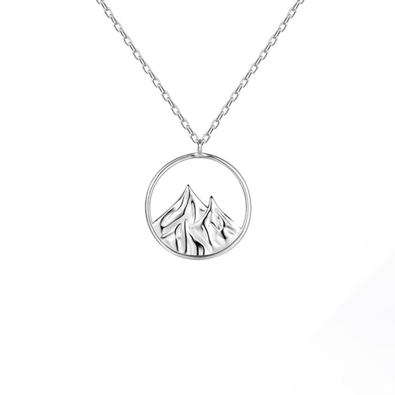 Colar de Prata Amor à Distância: Presente de Natal de um Casal Comemorando o Amor Através de Montanhas e Mares.