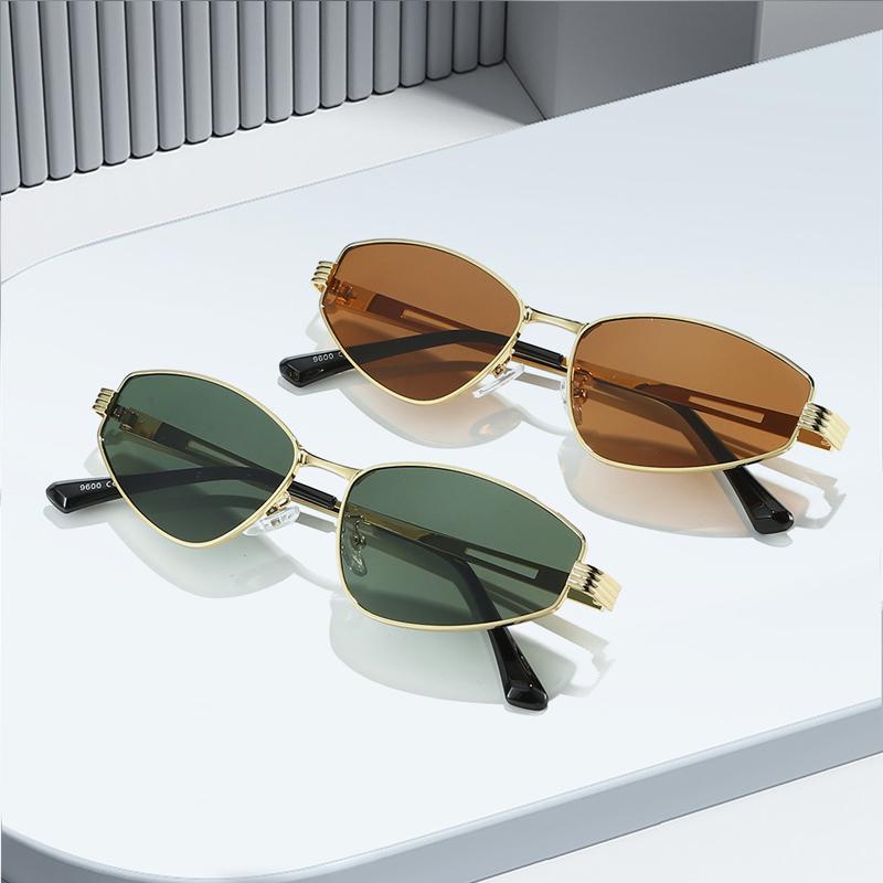 2pcs Fashion Female Small Square Frame Sunglasses Women Metal Frame Candy Sun Glasses Ladies Brand Designer Shades UV400