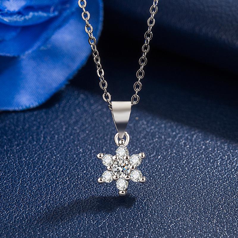 Damen Schneeflocken Zirkon Halskette - Hypoallergen, Nicht verblassender kurzer Schlüsselbeinanhänger