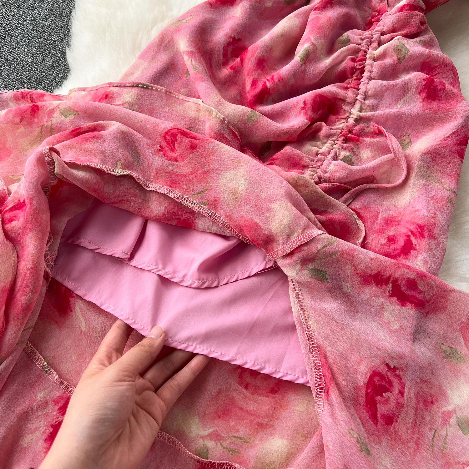 Французское темпераментное длинное платье с v-образным вырезом на талии и цветочным — фото 9