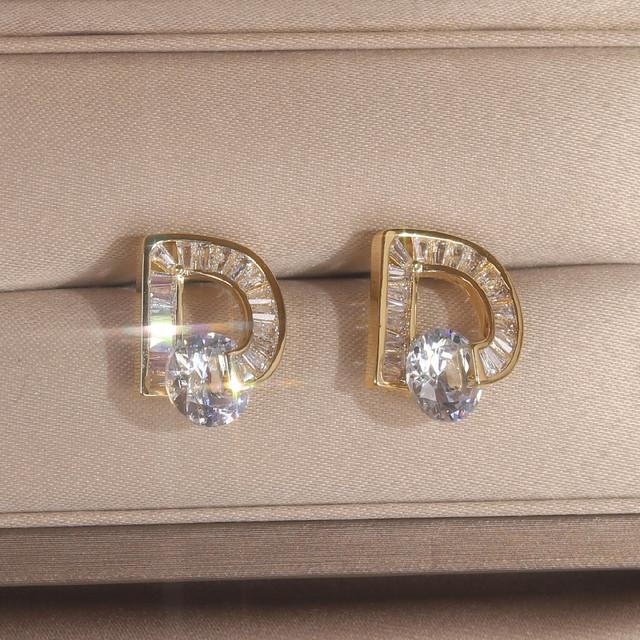 

Корейская модная бижутерия, изысканные роскошные серьги с буквой D из циркония AAA 14K, покрытые настоящим золотом, блестящие женские серьги для свадебной вечеринки белый