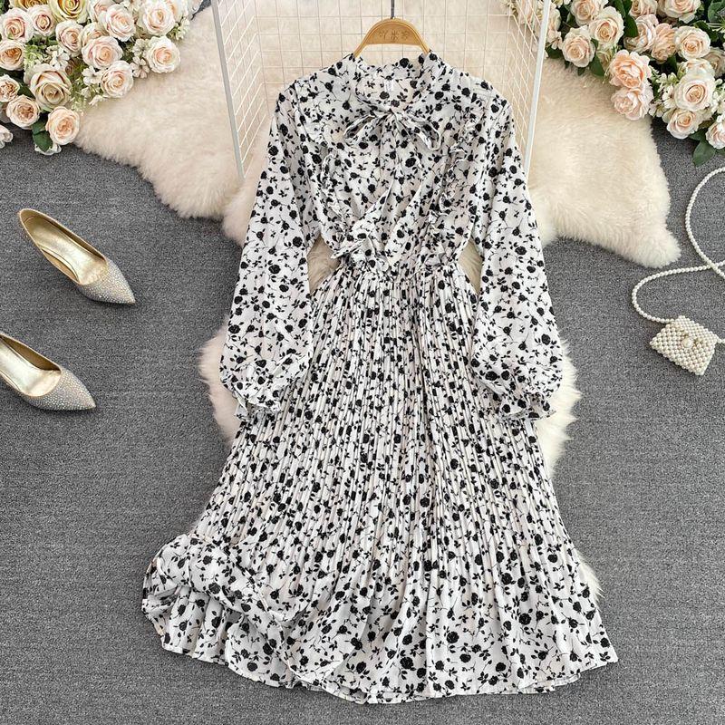 

New Arrival Sweet Temperament Crew Neck Long Sleeves Pleated Dress White All yards