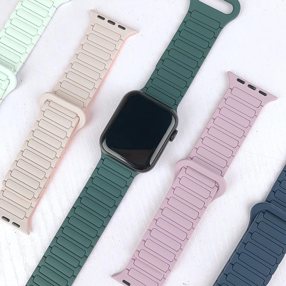 Second-Generation Magnetic Silicone Strap for Apple iWatch (38/40/41mm) - Three-Link Design