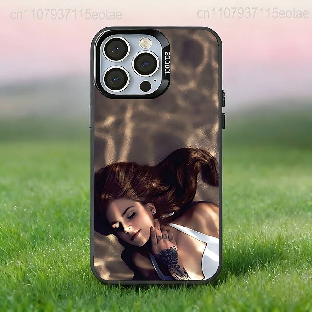 

L-Lana Del Rey Певица Черный Чехол для Телефона Совместимый с iPhone 17 16 15 14 13 12 11, Pro, Max, Plus, E, Air, Mini iPhone15promax