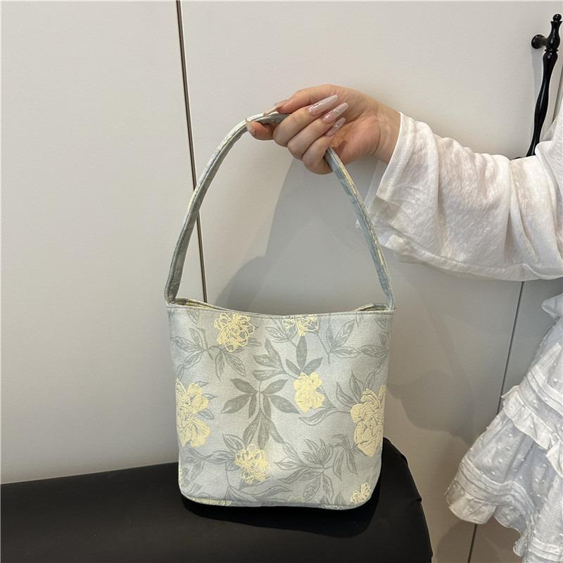 Exquisite Handbag Niche High-end Shoulder Bag Simple Versatile Large-capacity Tote Bag