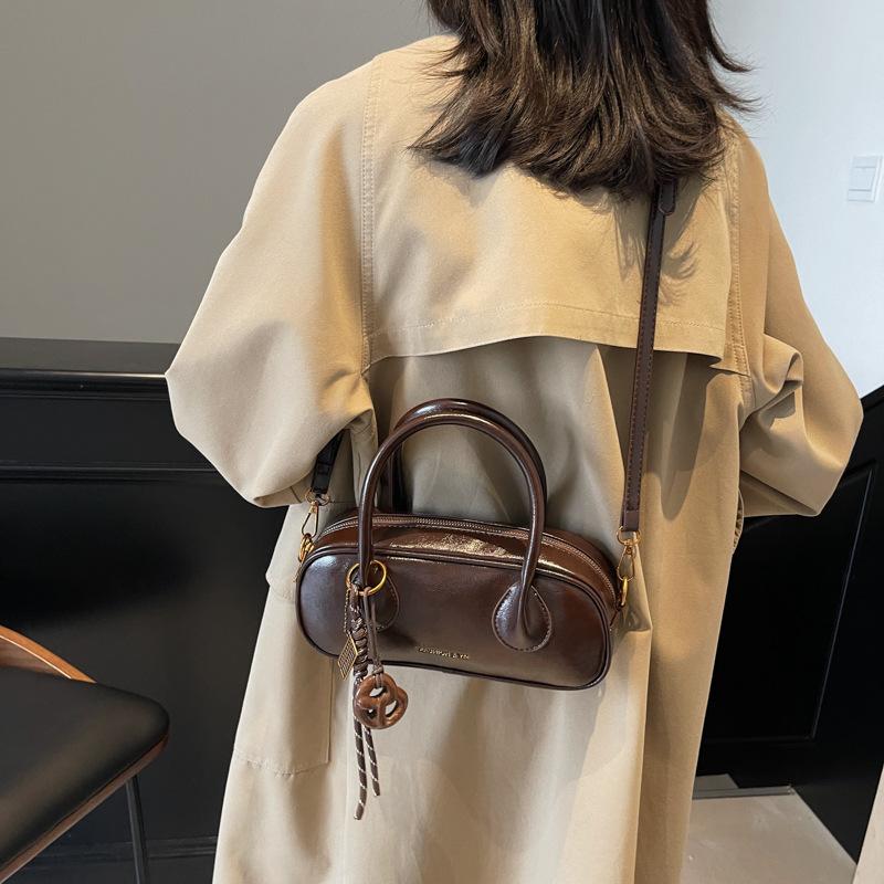Hand carrying retro bowling bag women's 2025 new fashion shoulder bag texture messenger bag