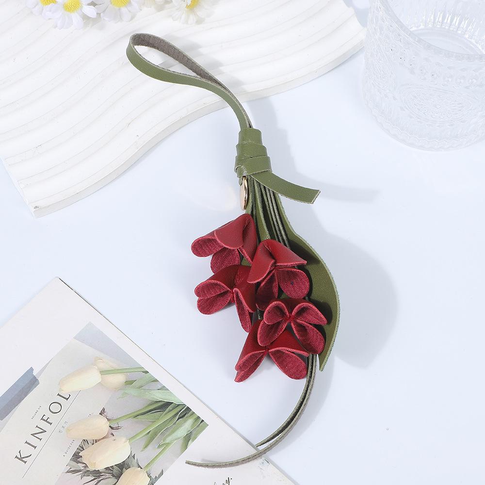 Fashion Pu Leather Pendant Keychains for Women Osmanthus Petal Creative Car Key Pendants Exquisite Bag Festival Birthday Gift