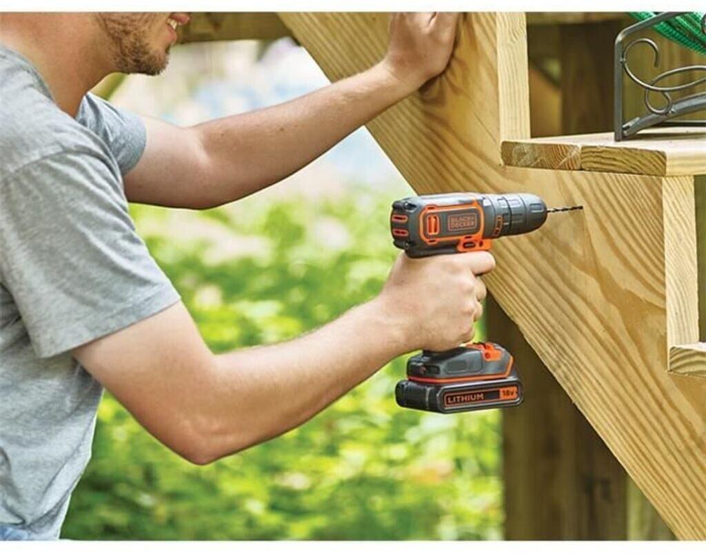 Дрель-шуруповёрт Black & Decker BDCDC18B-QW