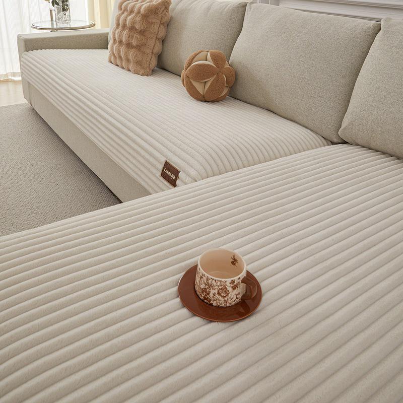 

2026 Autumn/Winter Non-Slip Dirt-Resistant Flannel Sofa Cushion 70*70cm