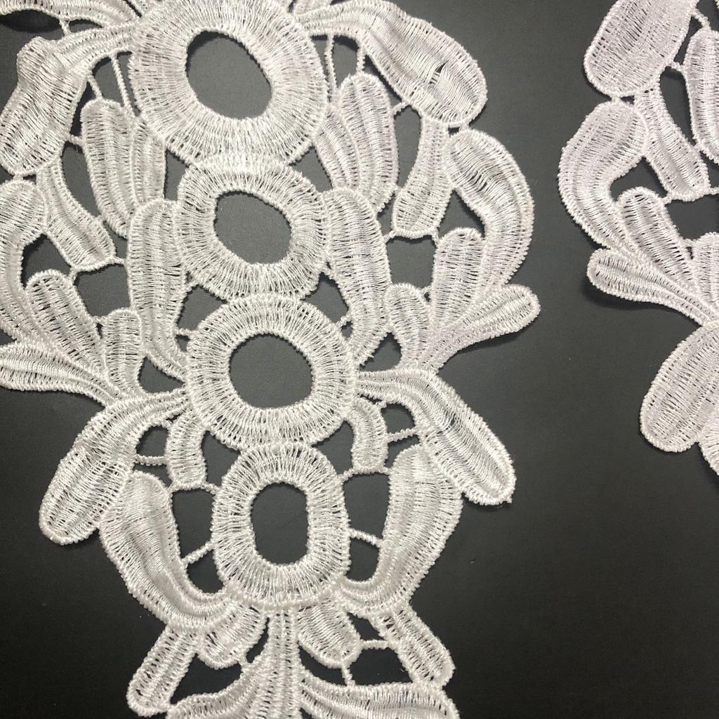 White Hollow Out Water-soluble Embroidery Lace Applique Patch by Pair for Dress Decoration LT2835A