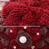 Cappello in Maglia Spesso da Donna con Fodera in Pile, Design Floreale all'Uncinetto Fatto a Mano, Lana Anti-Freddo e Proteggi-Orecchie per Autunno e Inverno.