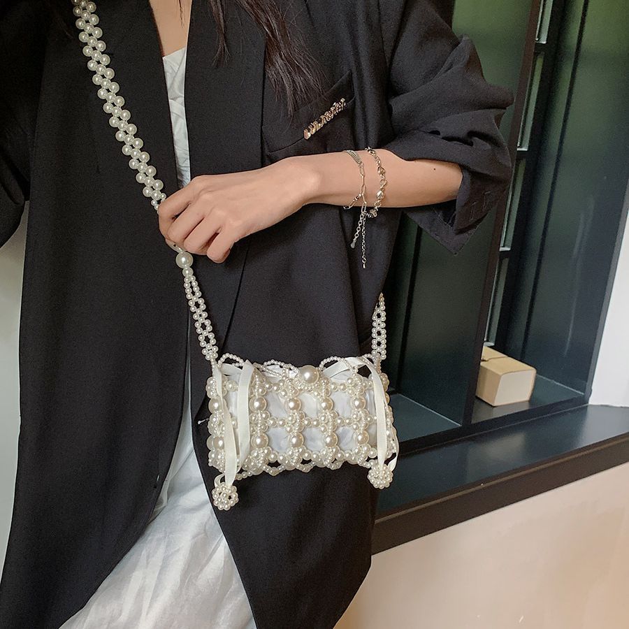 Urban Minimalist Pearl Chain Small Purse With Woven Material For Daily Use